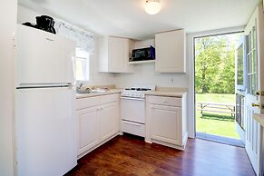 Carriage House Motel Cottages & Suites