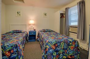 Carriage House Motel Cottages & Suites