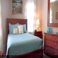 Carriage House Motel Cottages & Suites