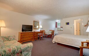 Carriage House Motel Cottages & Suites