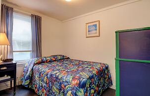 Carriage House Motel Cottages & Suites