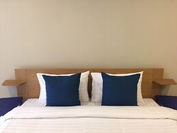 Baan Thew Talay Blue Sapphire