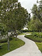 Baan Thew Talay Blue Sapphire