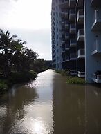 Baan Thew Talay Blue Sapphire