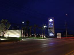 Baan Thew Talay Blue Sapphire