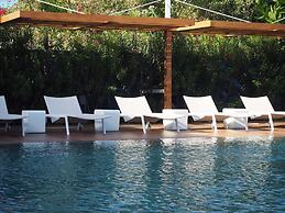 Baan Thew Talay Blue Sapphire