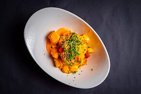 Crowne Plaza Nairobi Airport by IHG