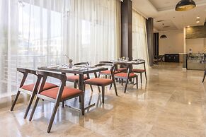 Crowne Plaza Nairobi Airport by IHG