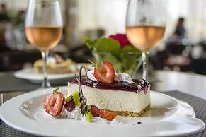 Crowne Plaza Nairobi Airport by IHG