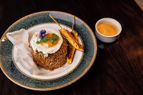 Crowne Plaza Nairobi Airport by IHG