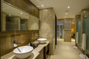 Crowne Plaza Nairobi Airport by IHG