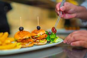 Crowne Plaza Nairobi Airport by IHG