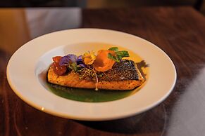 Crowne Plaza Nairobi Airport by IHG