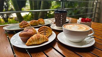 Crowne Plaza Nairobi Airport by IHG