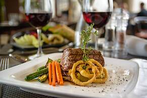 Crowne Plaza Nairobi Airport by IHG