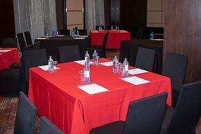 Crowne Plaza Nairobi Airport by IHG
