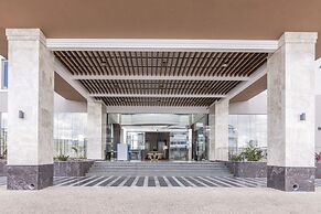 Crowne Plaza Nairobi Airport by IHG