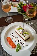 Crowne Plaza Nairobi Airport by IHG