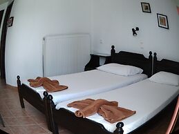 Skiathos Holiday House