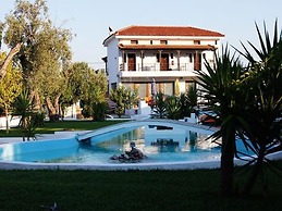 Skiathos Holiday House