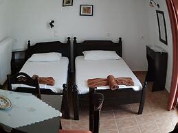 Skiathos Holiday House