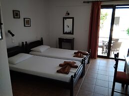 Skiathos Holiday House