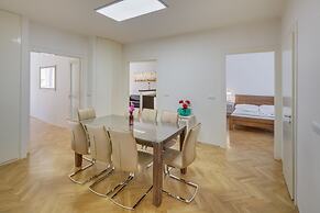 Selinor Old Town Apartments