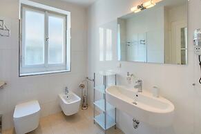 Selinor Old Town Apartments