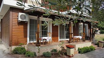 Mavi Yengec Bungalows and Hotel