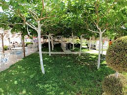 Mavi Yengec Bungalows and Hotel