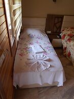 Mavi Yengec Bungalows and Hotel