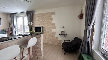 Bastien Studio near Airport