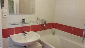 Bastien Studio near Airport