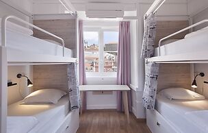 Goodmorning Solo Traveller Hostel