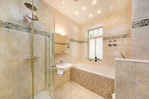 Villa Frigga & Villa Freia