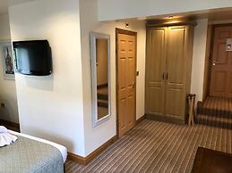 George Hotel