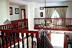 All Seasons Boutique Hotel