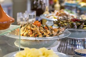 Crowne Plaza Muscat OCEC by IHG