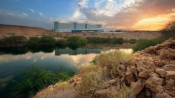 Crowne Plaza Muscat OCEC by IHG