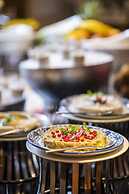 Crowne Plaza Muscat OCEC by IHG