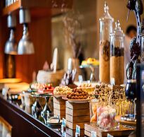 Crowne Plaza Muscat OCEC by IHG