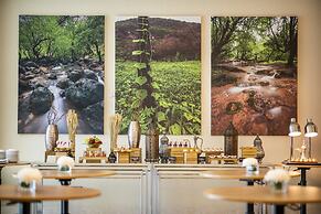 Crowne Plaza Muscat OCEC by IHG