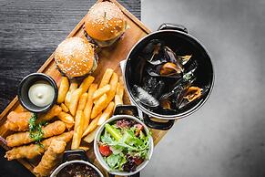 Crowne Plaza Muscat OCEC by IHG