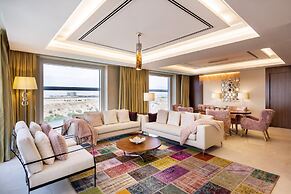 Crowne Plaza Muscat OCEC by IHG