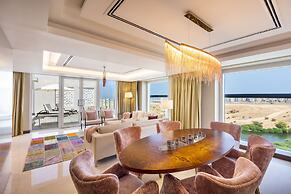 Crowne Plaza Muscat OCEC by IHG