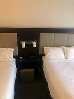 Holiday Inn Express & Suites Redding by IHG