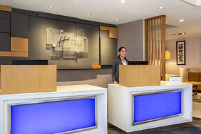 Holiday Inn Express & Suites Redding by IHG