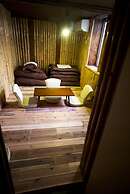 WORLDTRECK DINER & GUESTHOUSE - Pise - Hostel