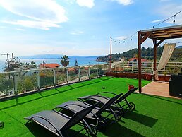 Salonikiou Beach Deluxe Apartments