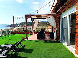 Salonikiou Beach Deluxe Apartments